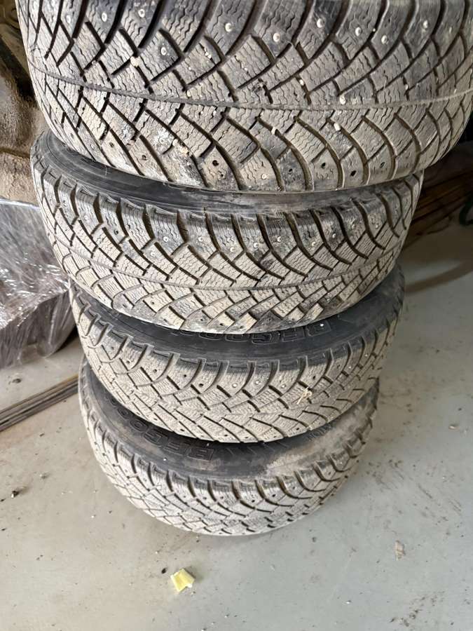 Honda, tērauda apzīmogoti, R14