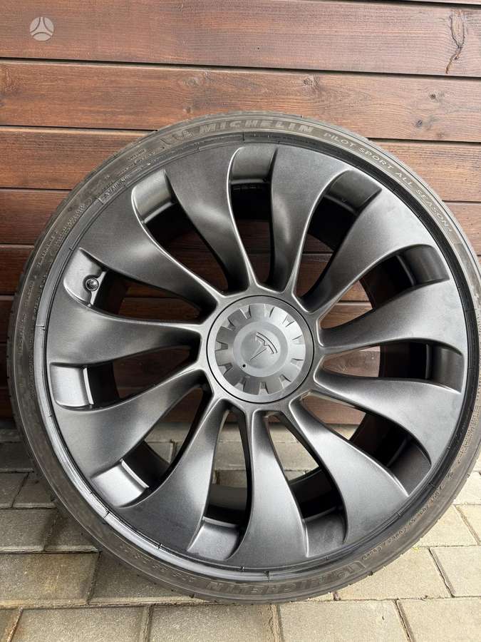 TESLA Y, light alloy, R21