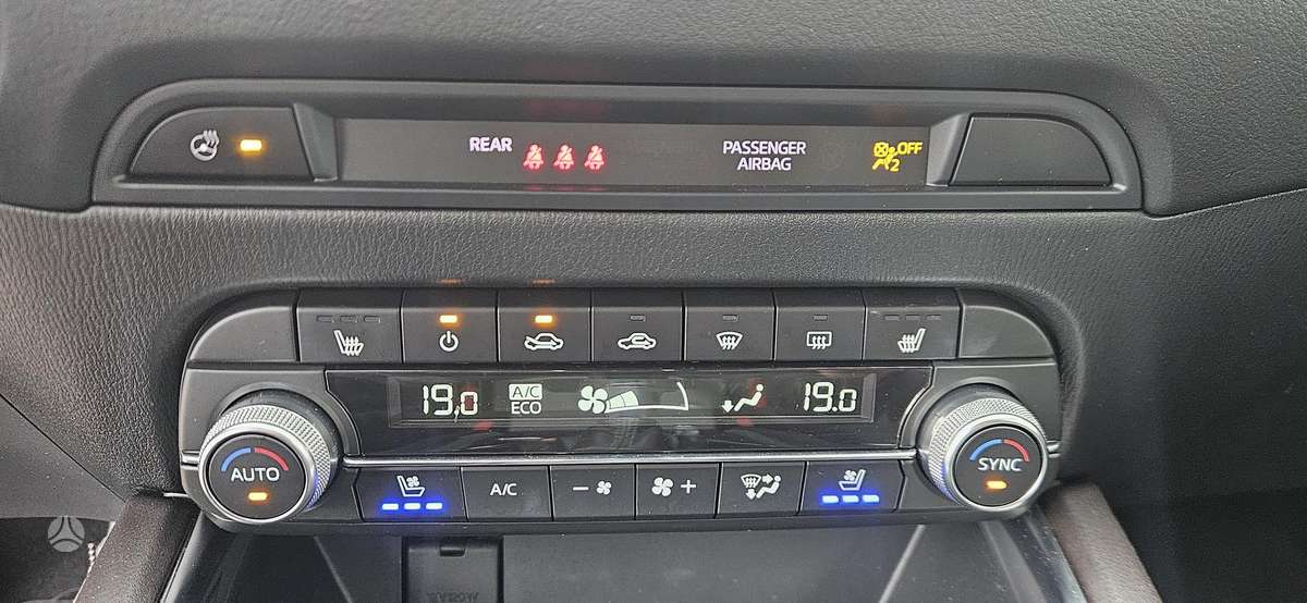 Mazda CX-5, 2.2 l., off-road / crossover
