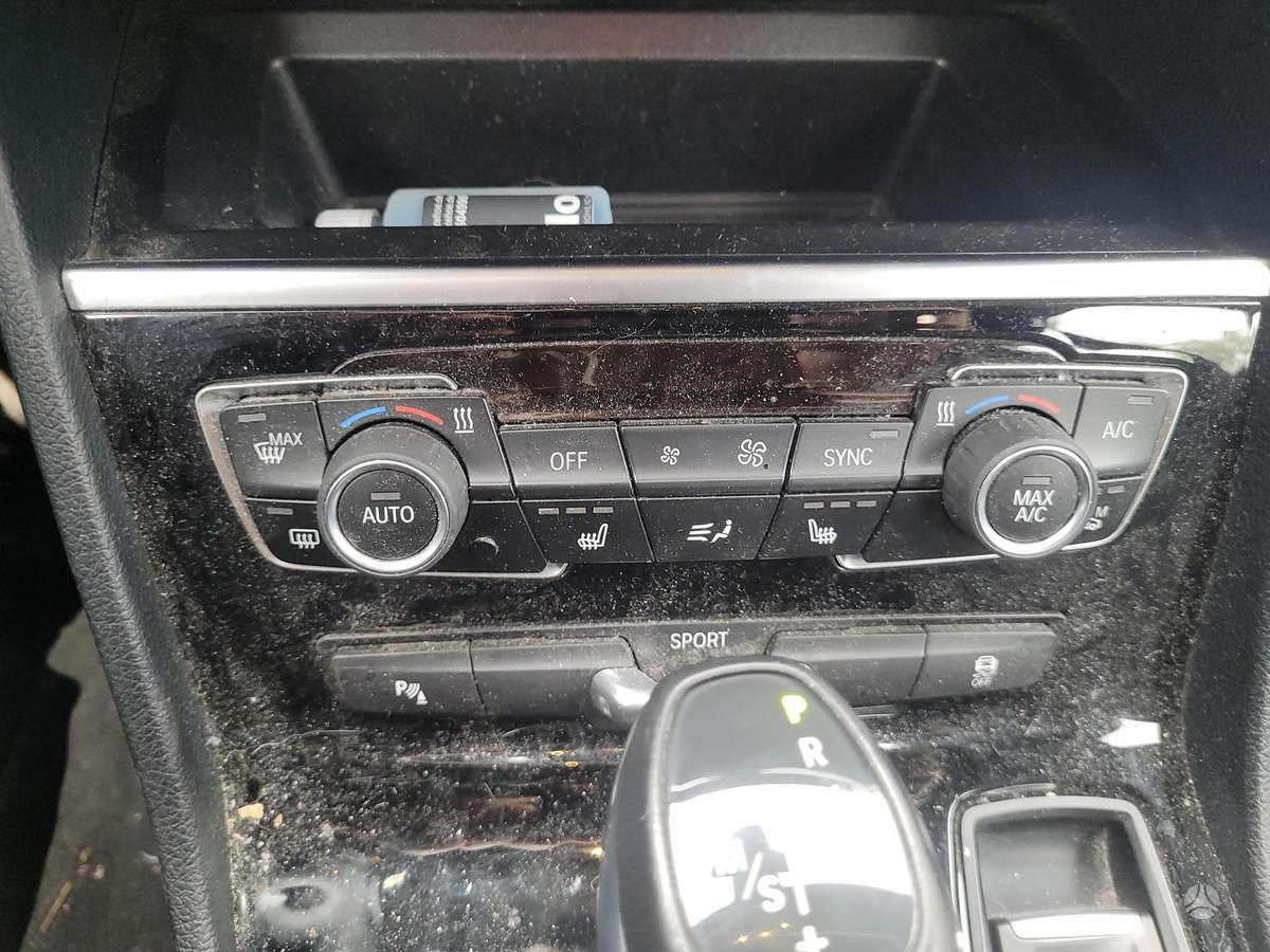 BMW 218 Active Tourer, 2.0 l., hatchback
