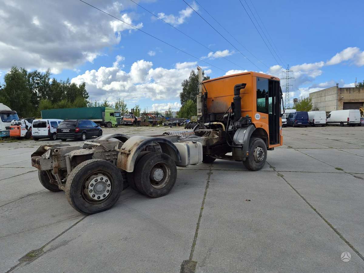 Mercedes-Benz ECONIC, cab-chassis trucks