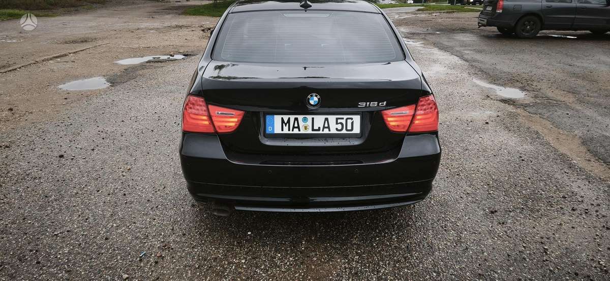 BMW 318, 2.0 l., Седан