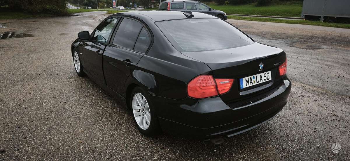 BMW 318, 2.0 l., Седан