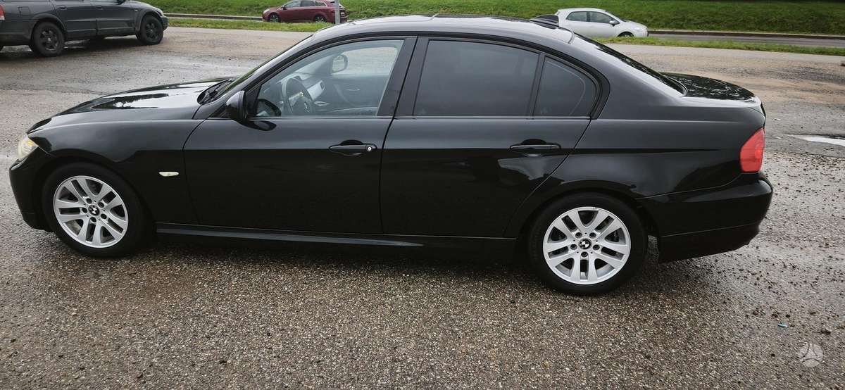 BMW 318, 2.0 l., Седан