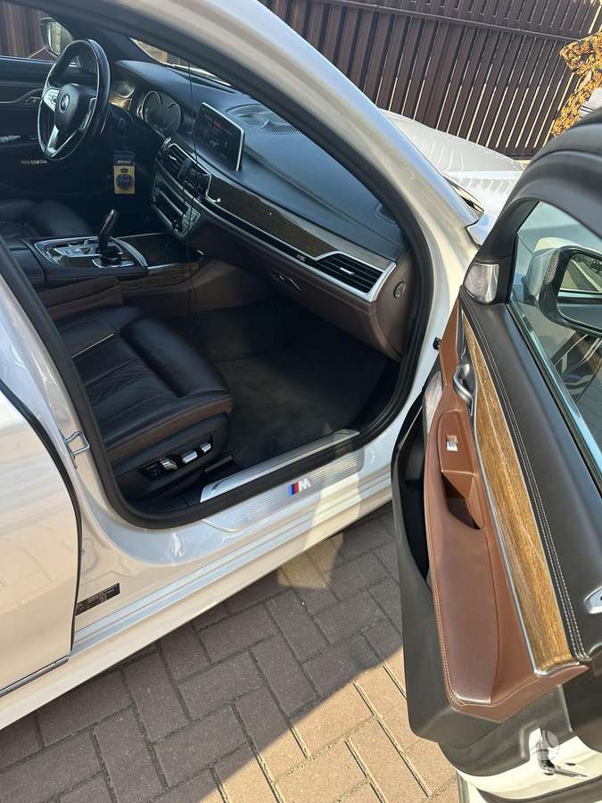 BMW 730, 3.0 l., Седан