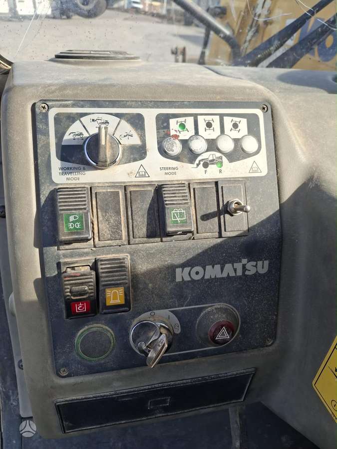 Komatsu WH 609, telescopic handler