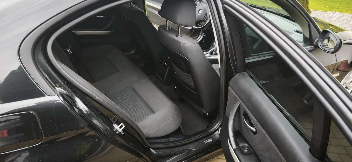 BMW 318, 2.0 l., Седан