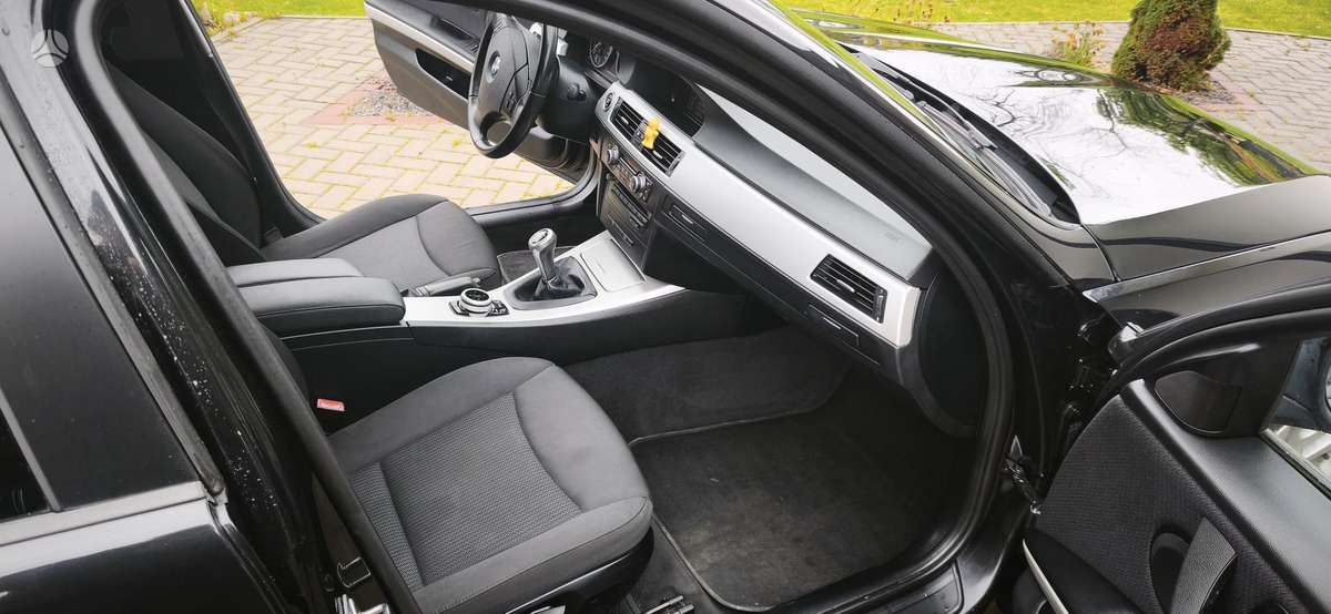 BMW 318, 2.0 l., Седан