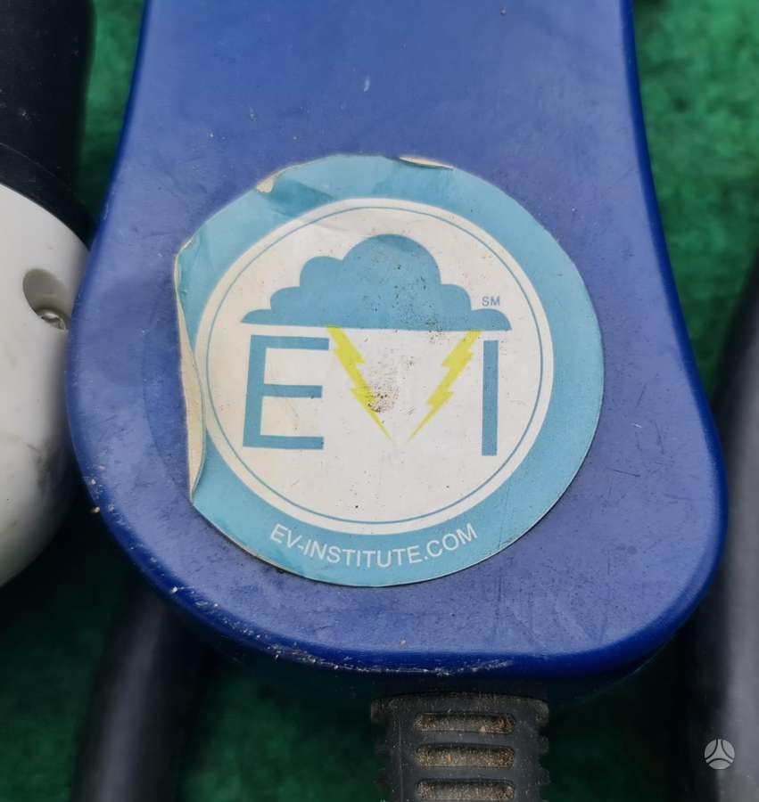 Universal Charger