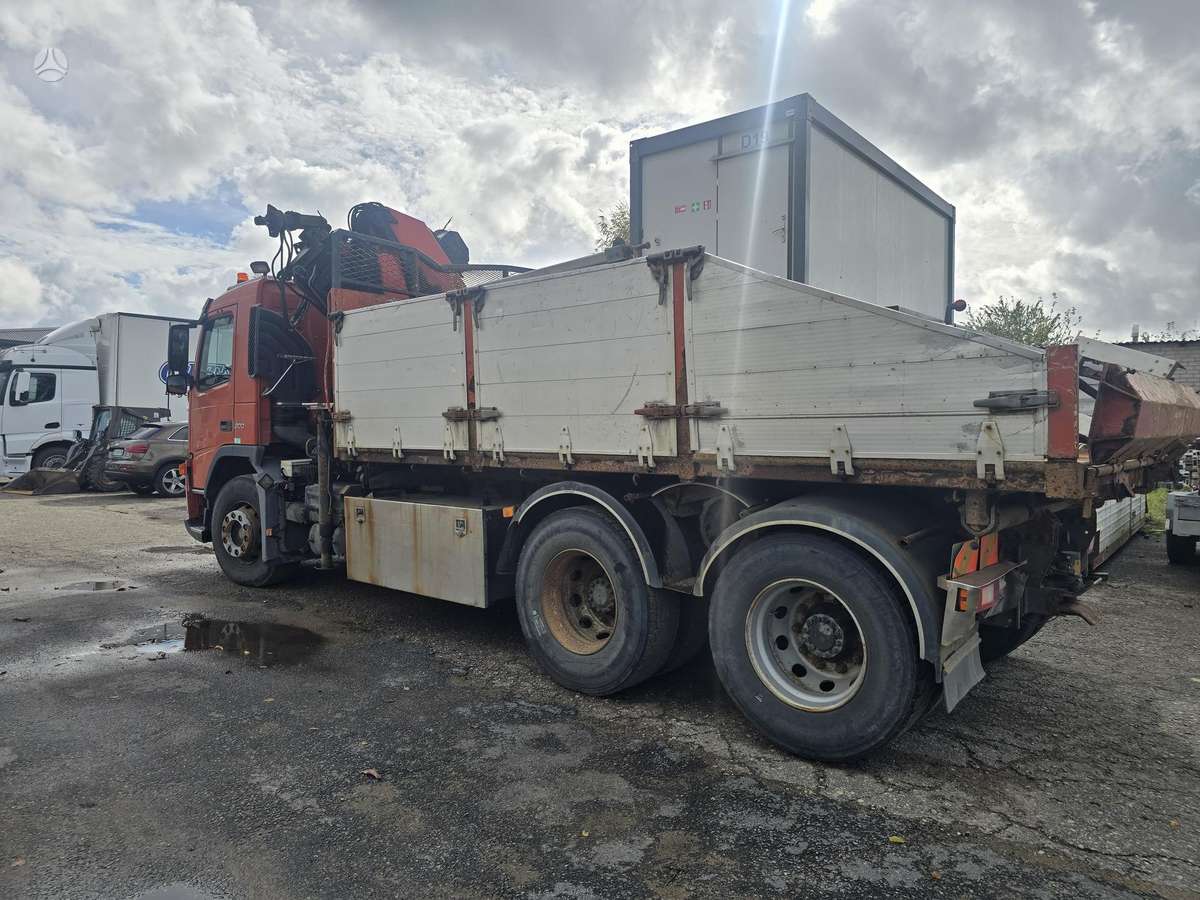 Volvo FM9, самосвалы с краном
