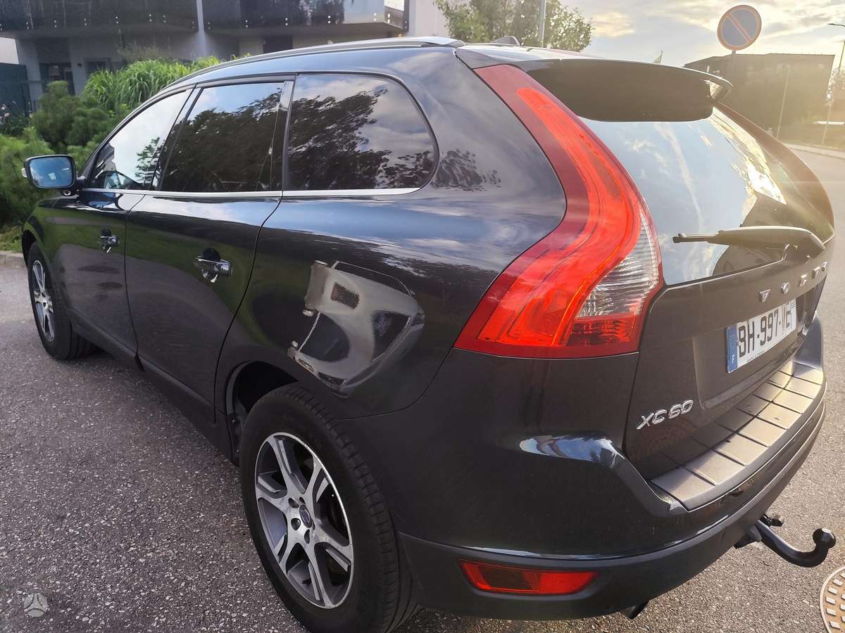 Volvo XC60, 2.0 l., Минивэн