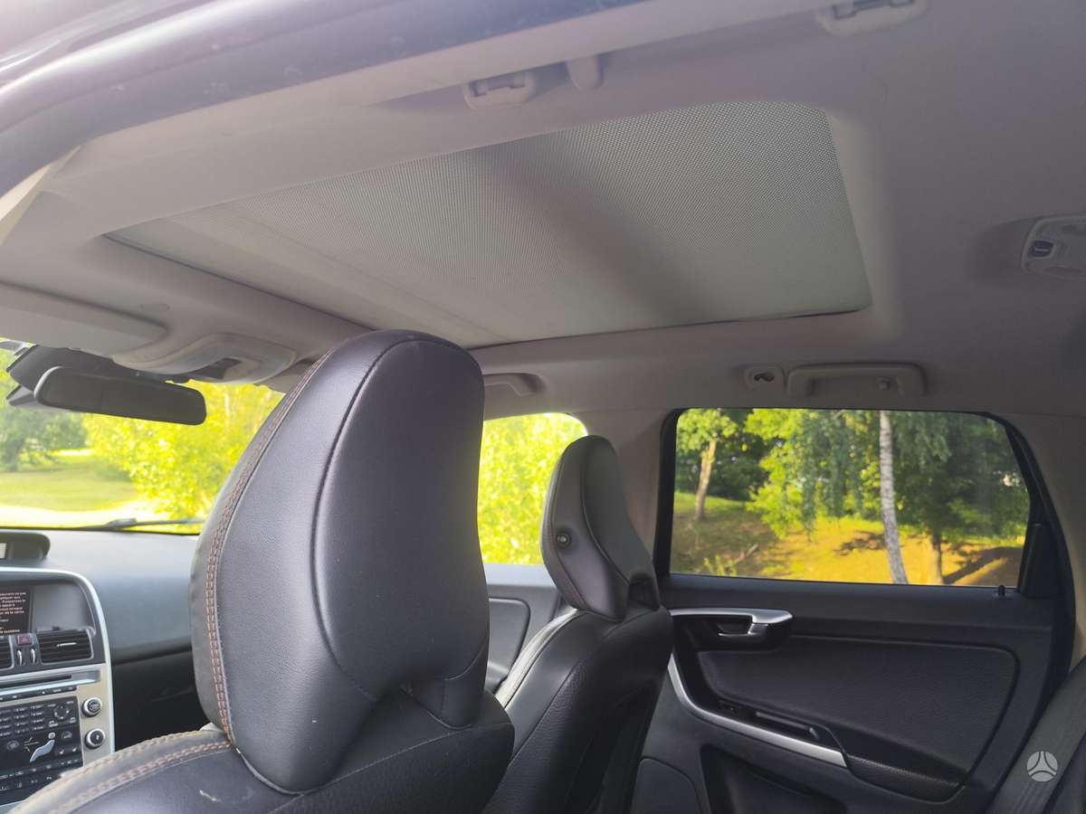 Volvo XC60, 2.0 l., Минивэн