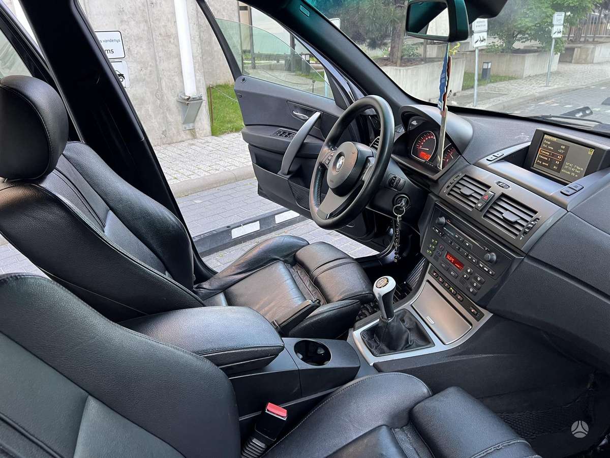 BMW X3, 2.0 l., off-road / crossover