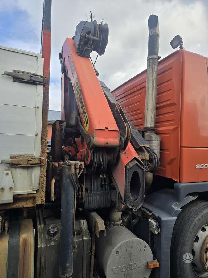 Volvo FM9, dumpers with crane