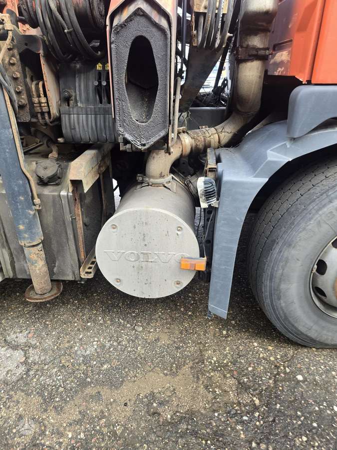 Volvo FM9, dumpers with crane