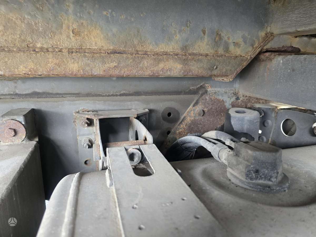Volvo FM9, самосвалы с краном