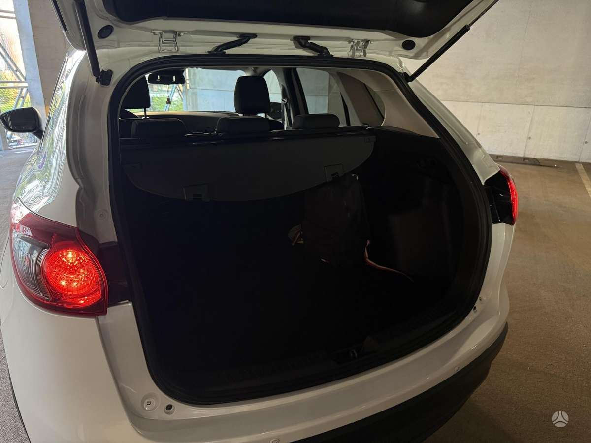 Mazda CX-5, 2.2 l., off-road / crossover