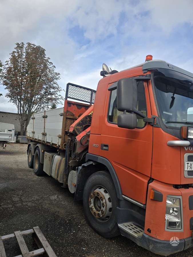 Volvo FM9, самосвалы с краном