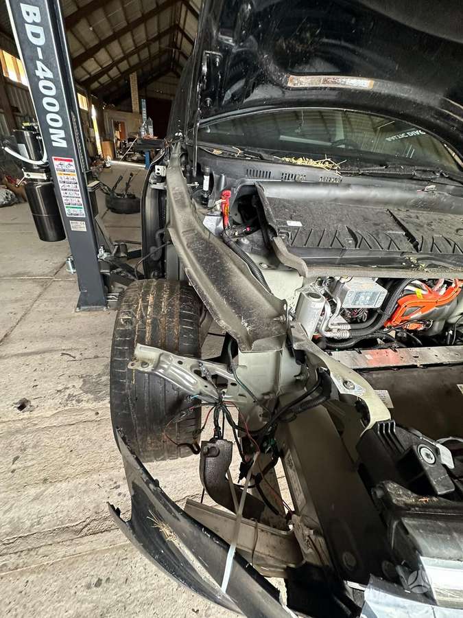 Tesla Model Y, off-road / crossover