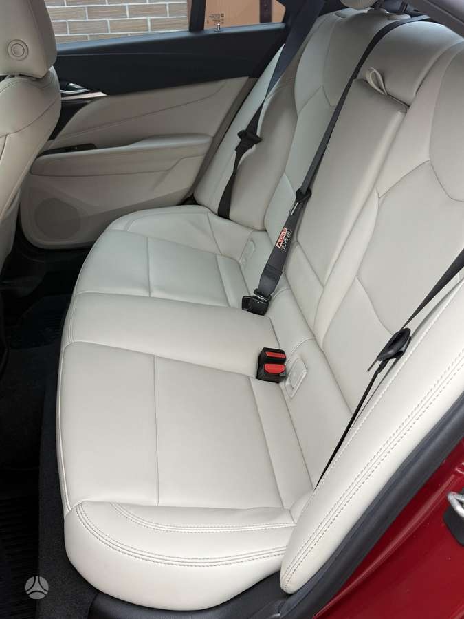 Cadillac CT4, 2.0 l., Седан