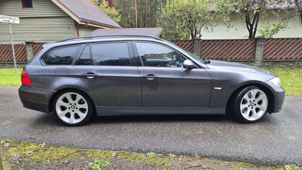 BMW 330, 3.0 l., wagon