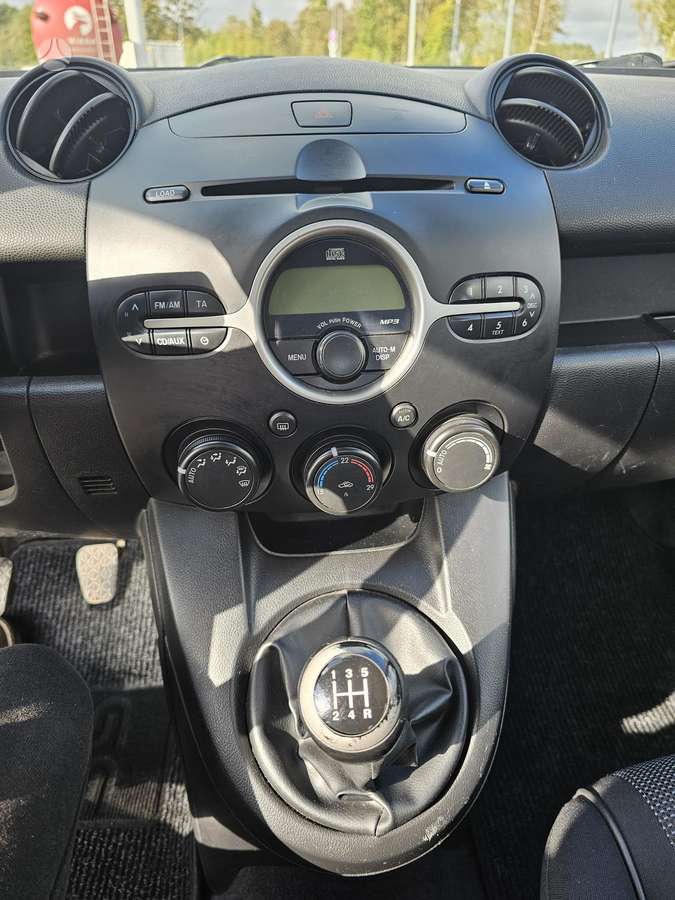 Mazda 2, 1.4 l., hatchback