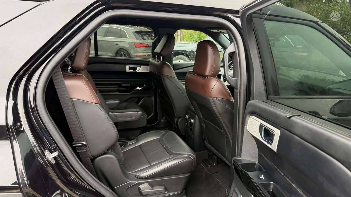 Ford Explorer, 3.0 l., off-road / crossover