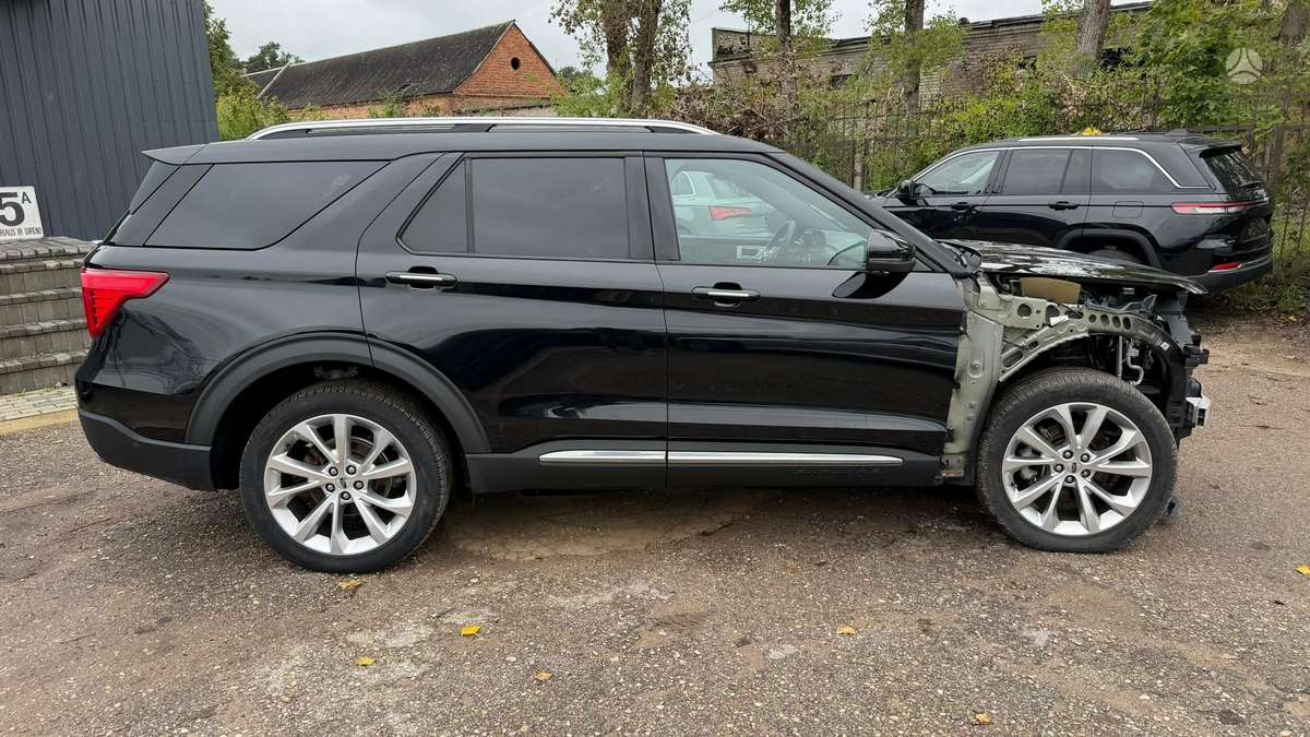 Ford Explorer, 3.0 l., off-road / crossover