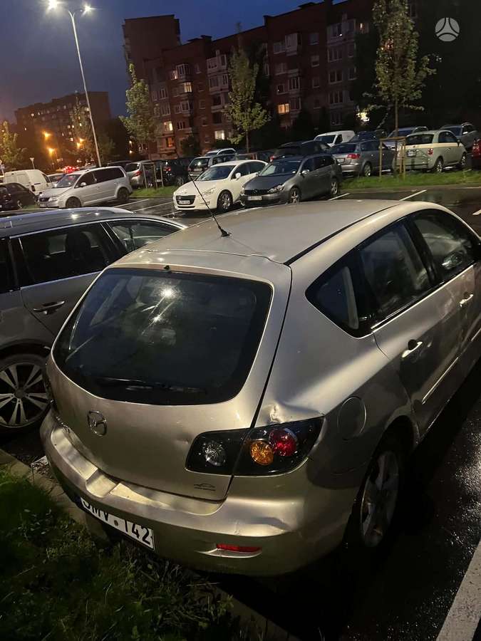 Mazda 3, 1.6 l., hatchback