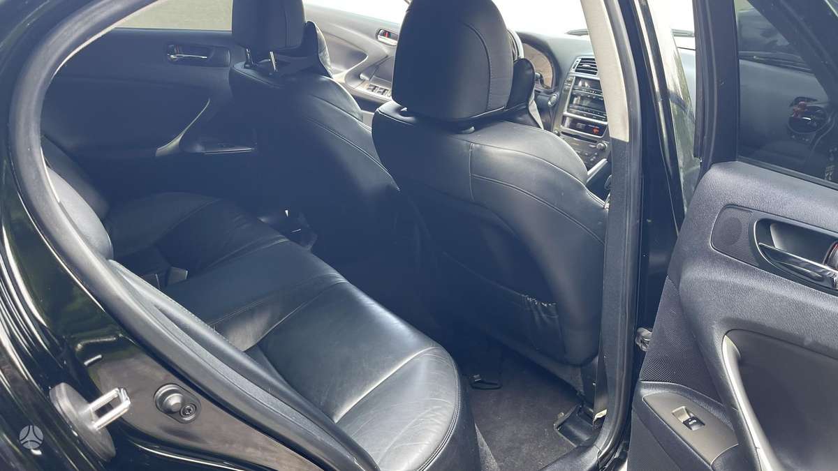 Lexus IS 220, 2.2 l., Седан