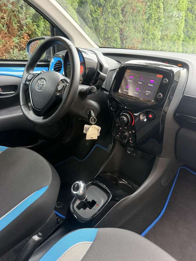 Toyota Aygo, 1.0 l., hatchback