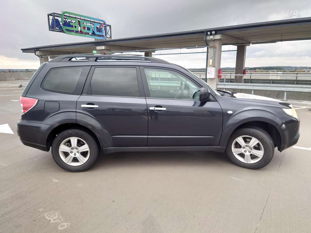 Subaru Forester, 2.0 l., off-road / crossover