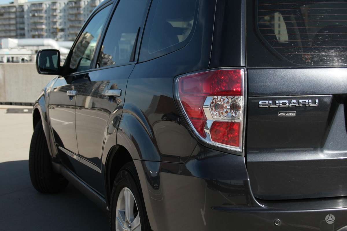 Subaru Forester, 2.0 l., off-road / crossover