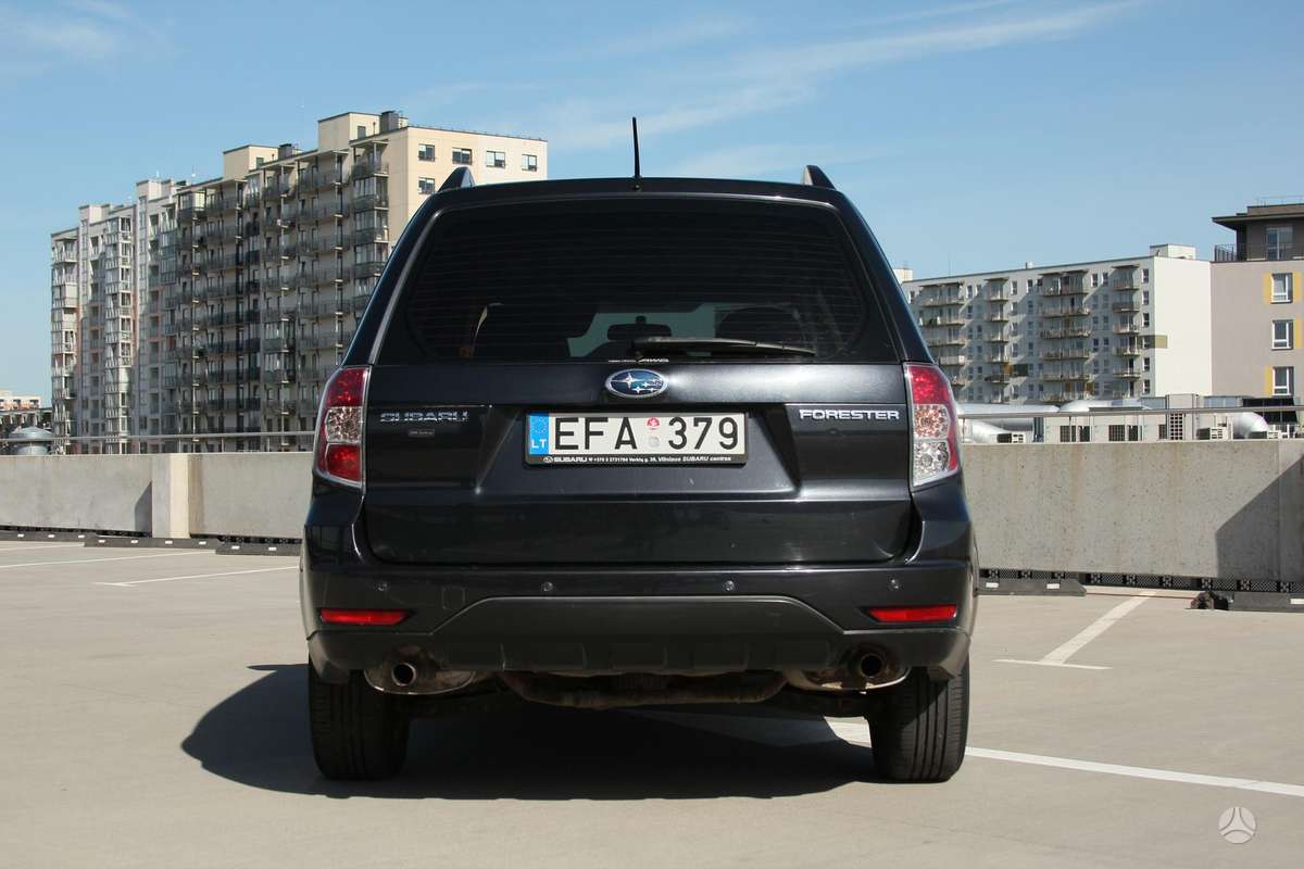 Subaru Forester, 2.0 l., off-road / crossover
