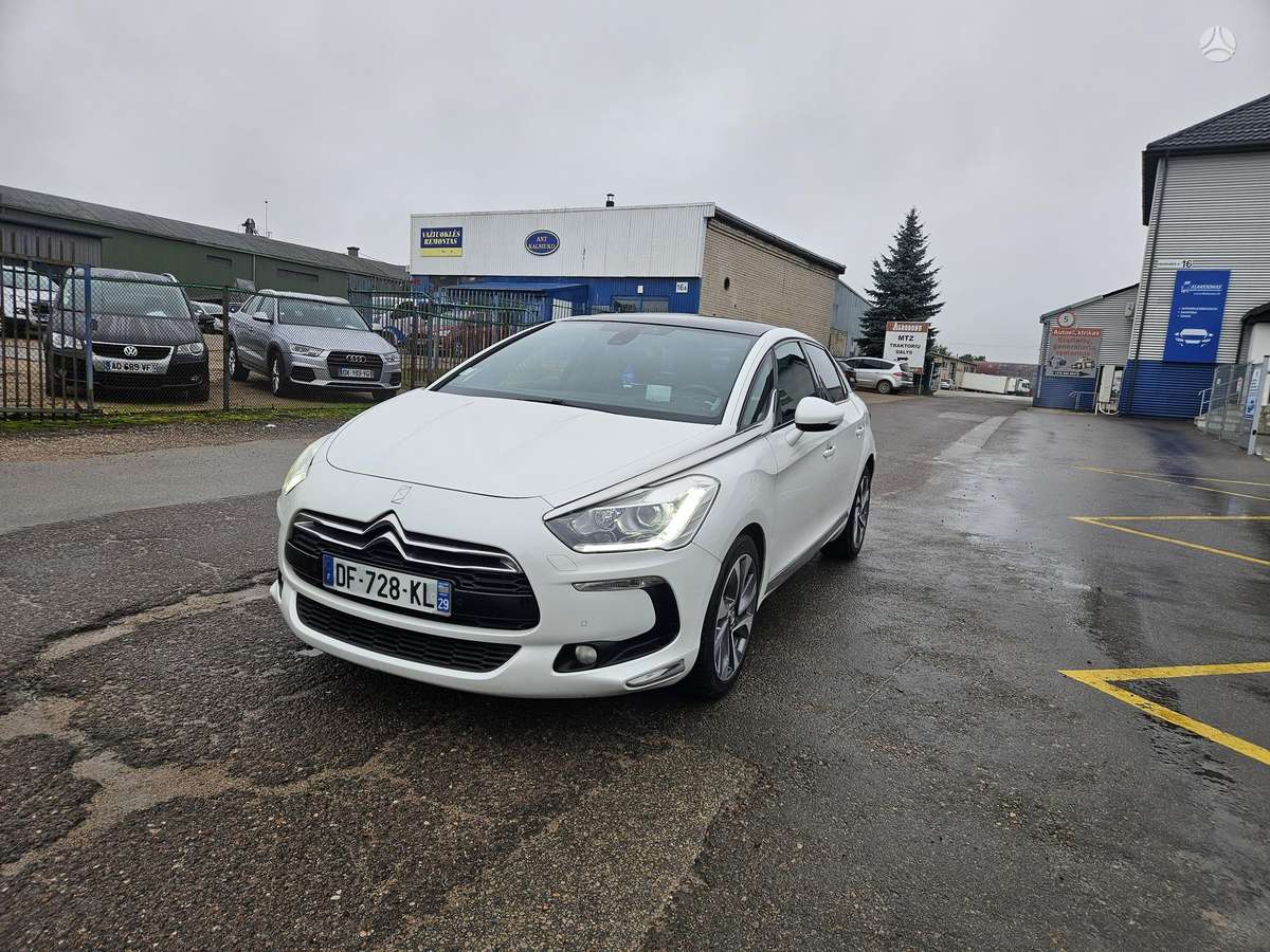 Citroen DS5, 2.0 l., Хэтчбек