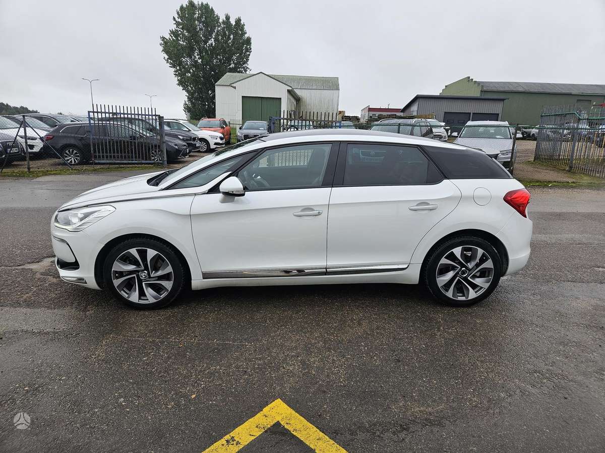 Citroen DS5, 2.0 l., Хэтчбек