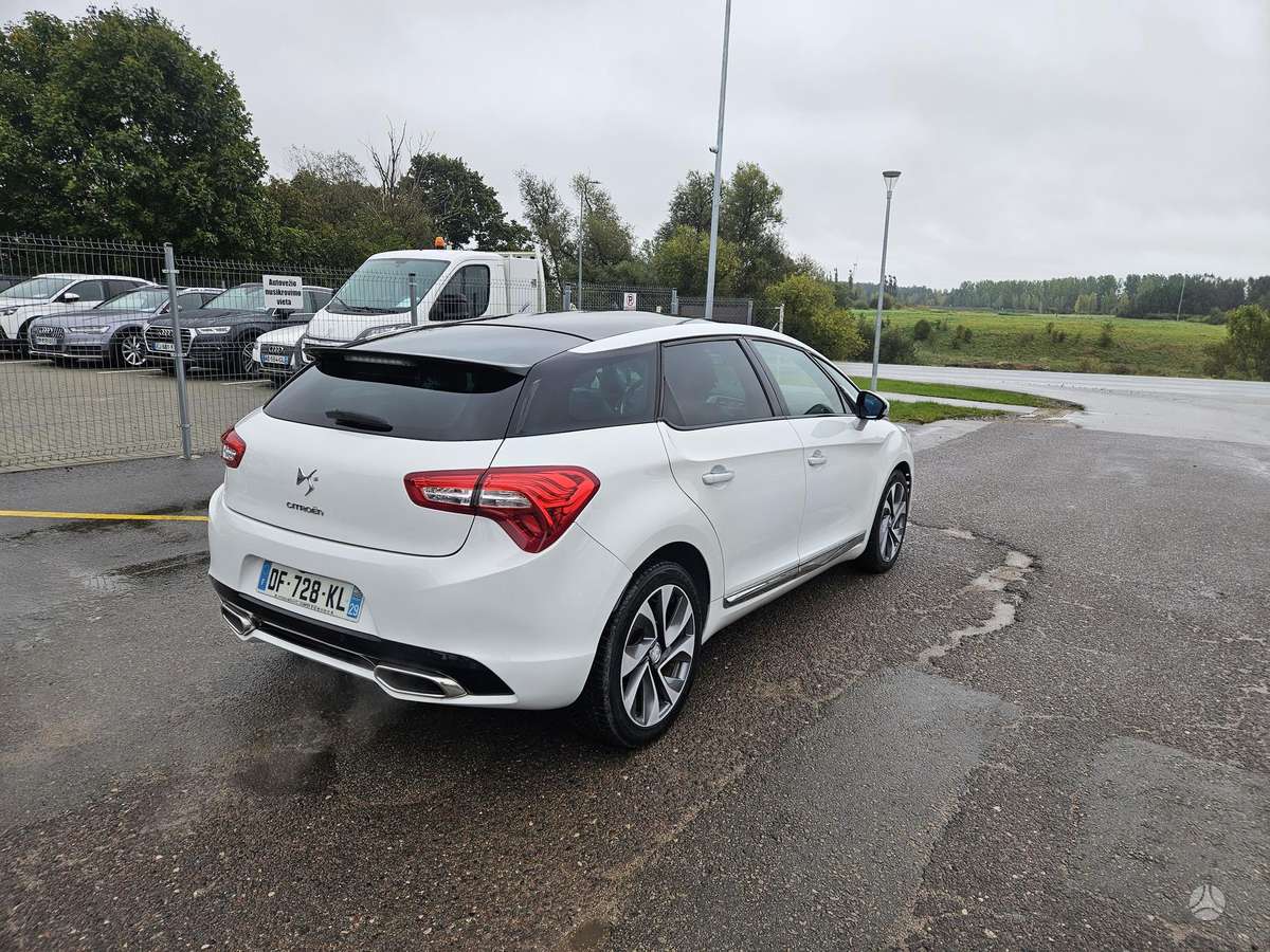 Citroen DS5, 2.0 l., Хэтчбек