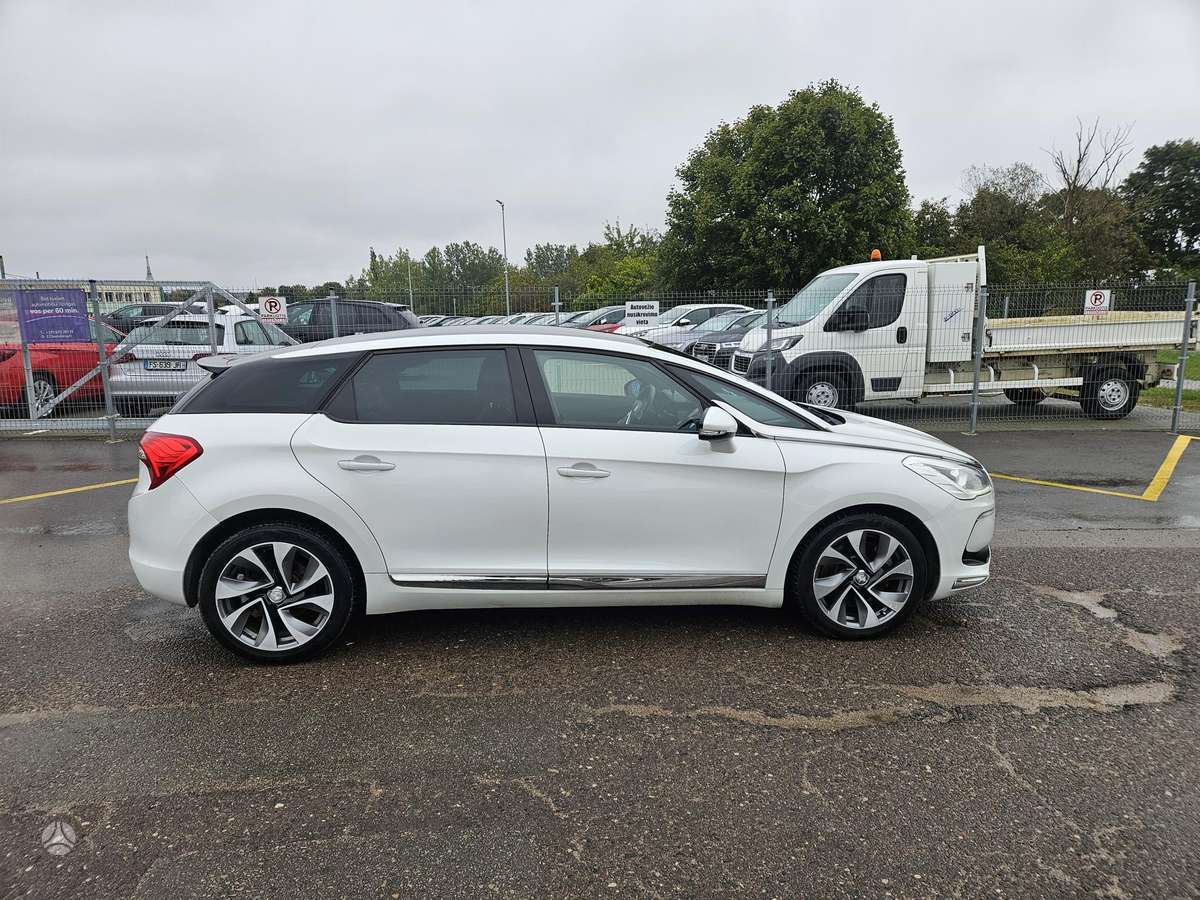 Citroen DS5, 2.0 l., Хэтчбек