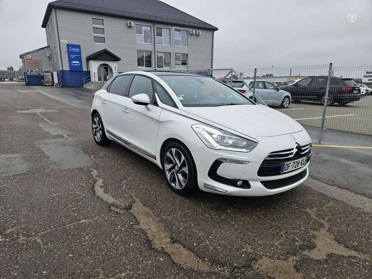 Citroen DS5, 2.0 l., Хэтчбек