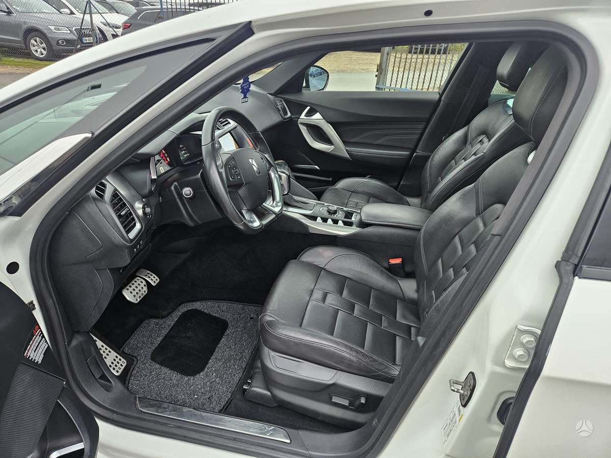 Citroen DS5, 2.0 l., Хэтчбек