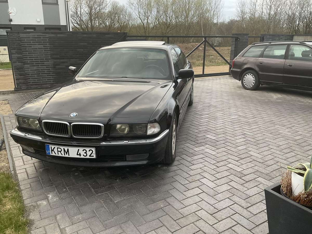 BMW 750, 5.4 l., Седан