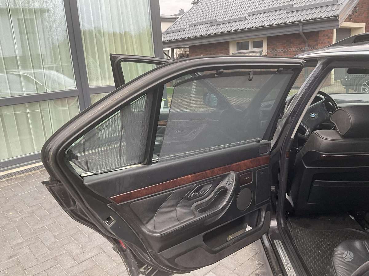 BMW 750, 5.4 l., Седан
