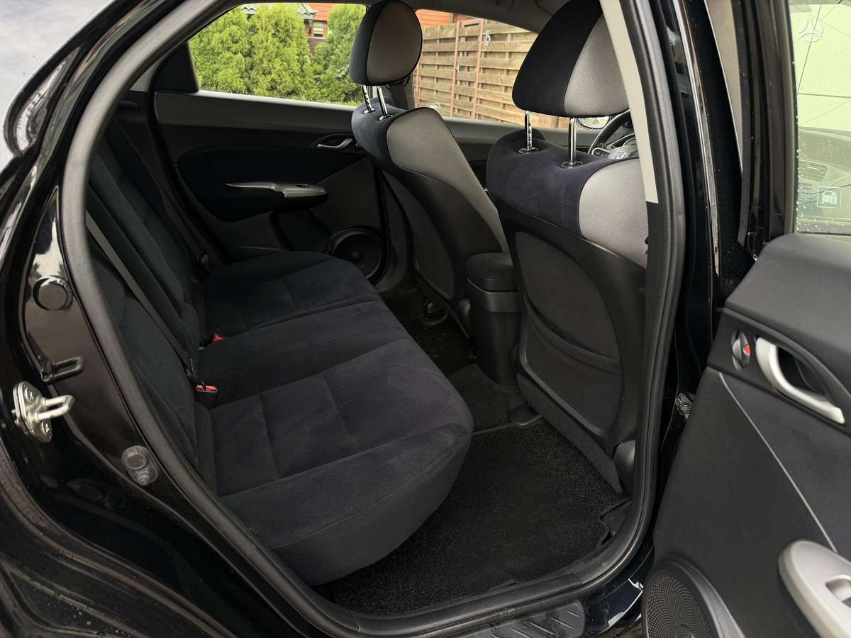 Honda Civic, 1.3 l., hatchback