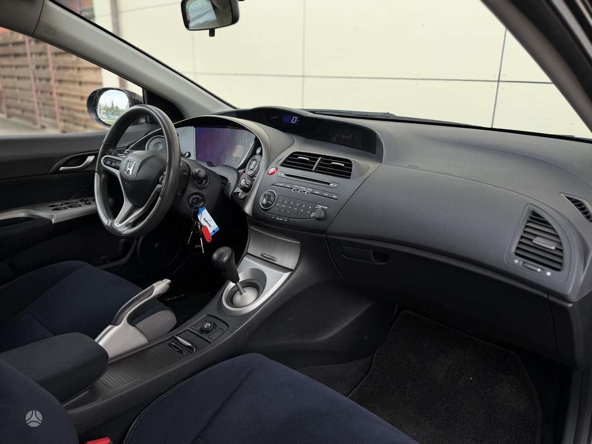 Honda Civic, 1.3 l., hatchback