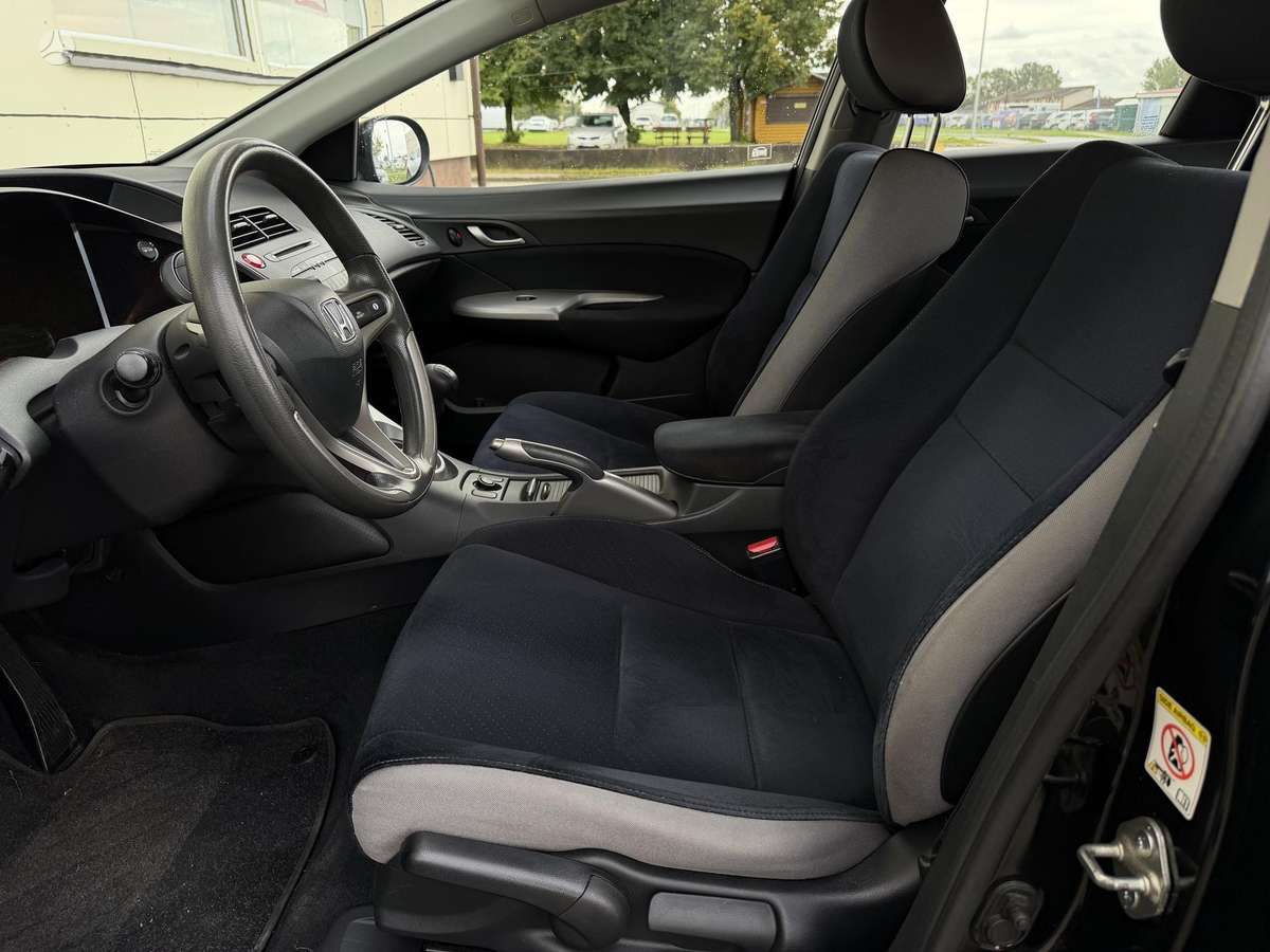 Honda Civic, 1.3 l., hatchback