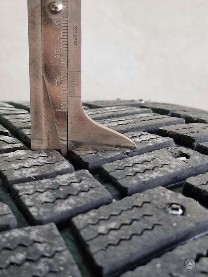 Continental, зимние 235/60 R18