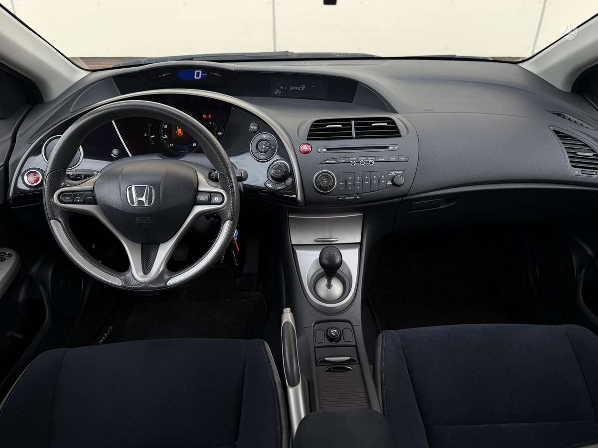 Honda Civic, 1.3 l., hatchback