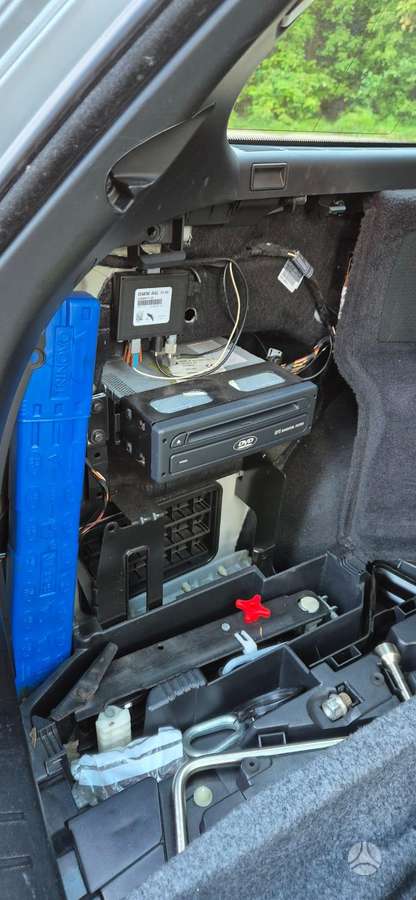 BMW 318 2005 — photo 8