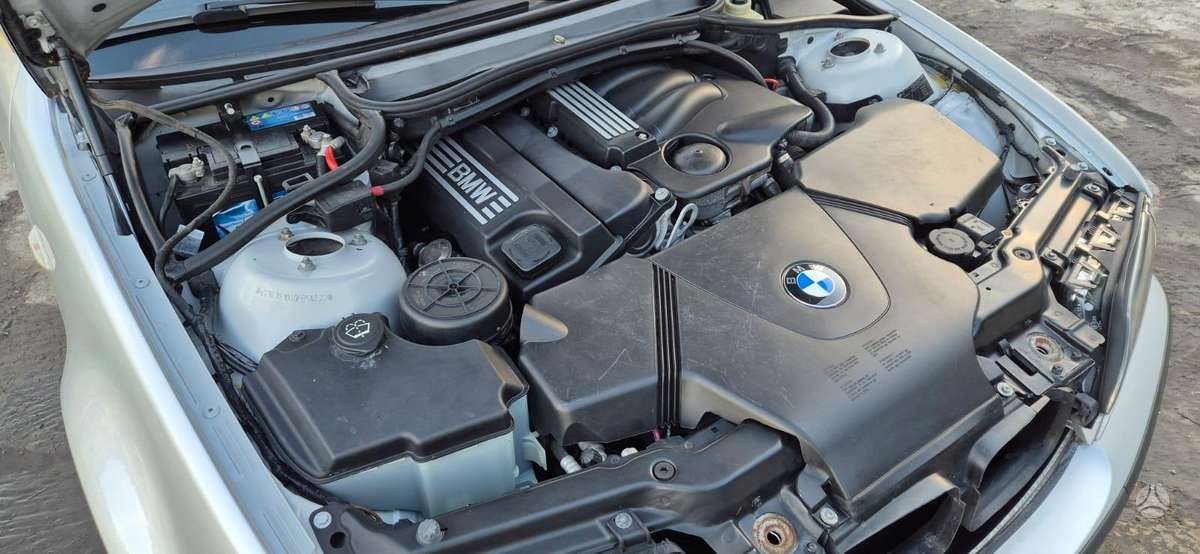 BMW 318 2005 — photo 10