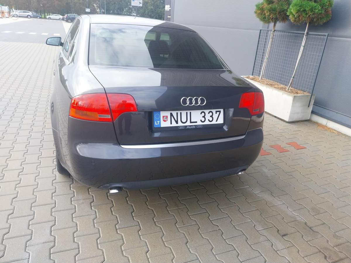 Audi A4, 2.0 l., Седан